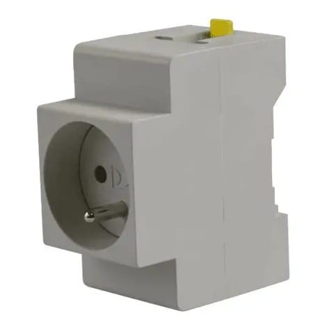 Pawbol-maadoitettu pistorasia TH-kiskolle M.06-16A/250V GPV-401-218